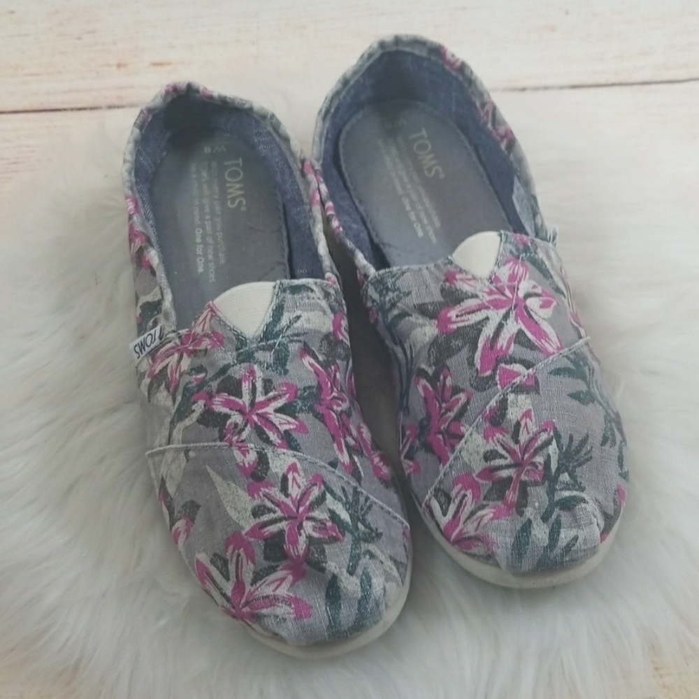 Tom's Hawaiian floral slip on boat shoes flats 8